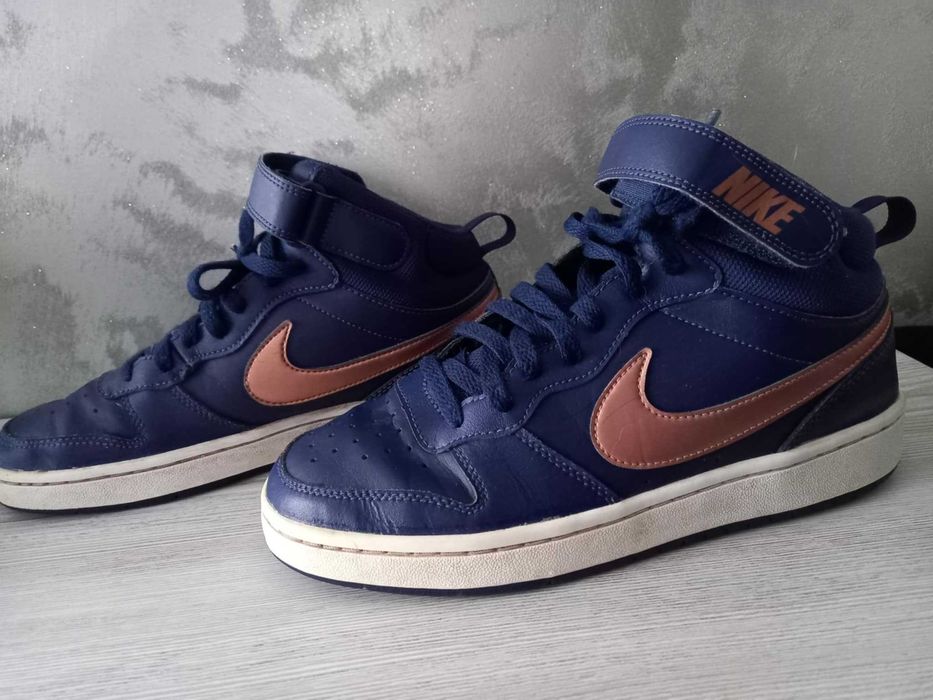 Nike - естествена кожа шити номер 40