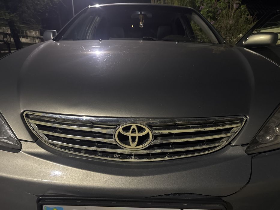 Решетка радиатора камри 35