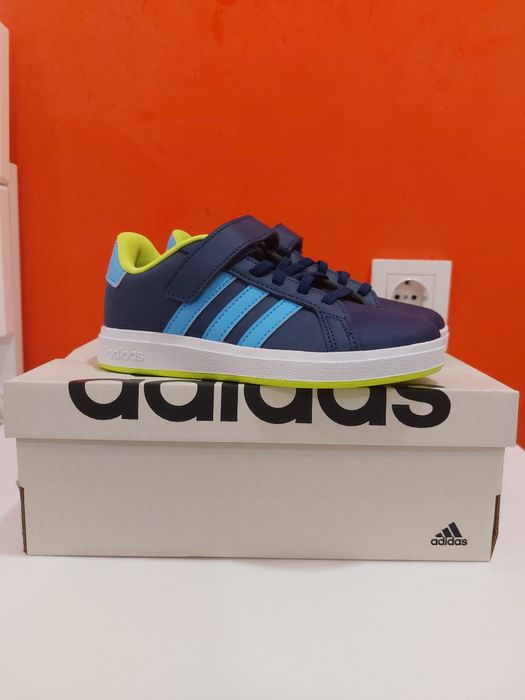 Нови детски маратонки Адидас