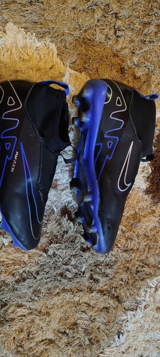 Ghete de fotbal Nike  – Performanță, stil și confort!