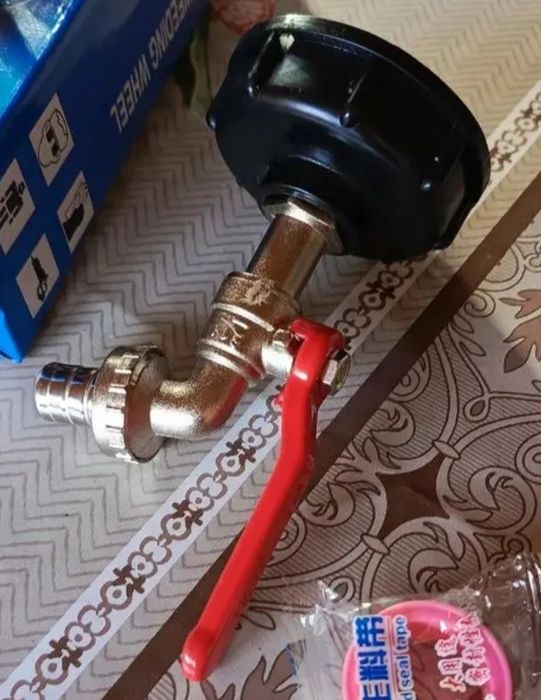 Капачка с кран за цистерна 1000л