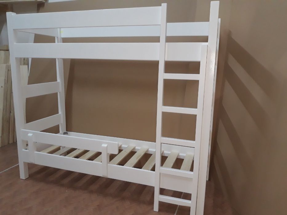 TRANSPORT GRATUIT.Pat etajat cod 2027