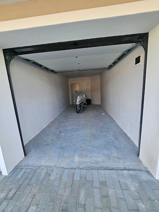 Просторен Апартамент с Двор в Спокоен Район - кв. Беломорски