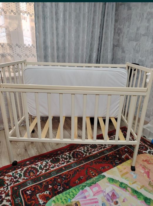 Детская кроватка