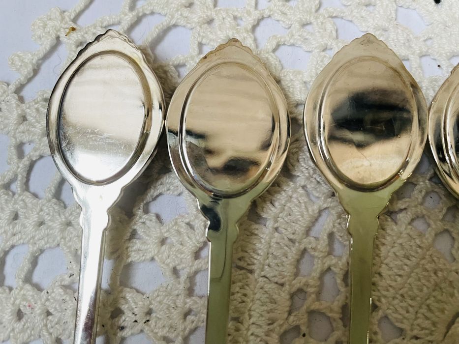 Красиви посребрени лъжички с порцелан от Англия