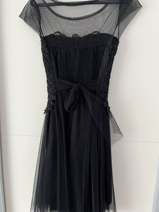 Дантелена рокля