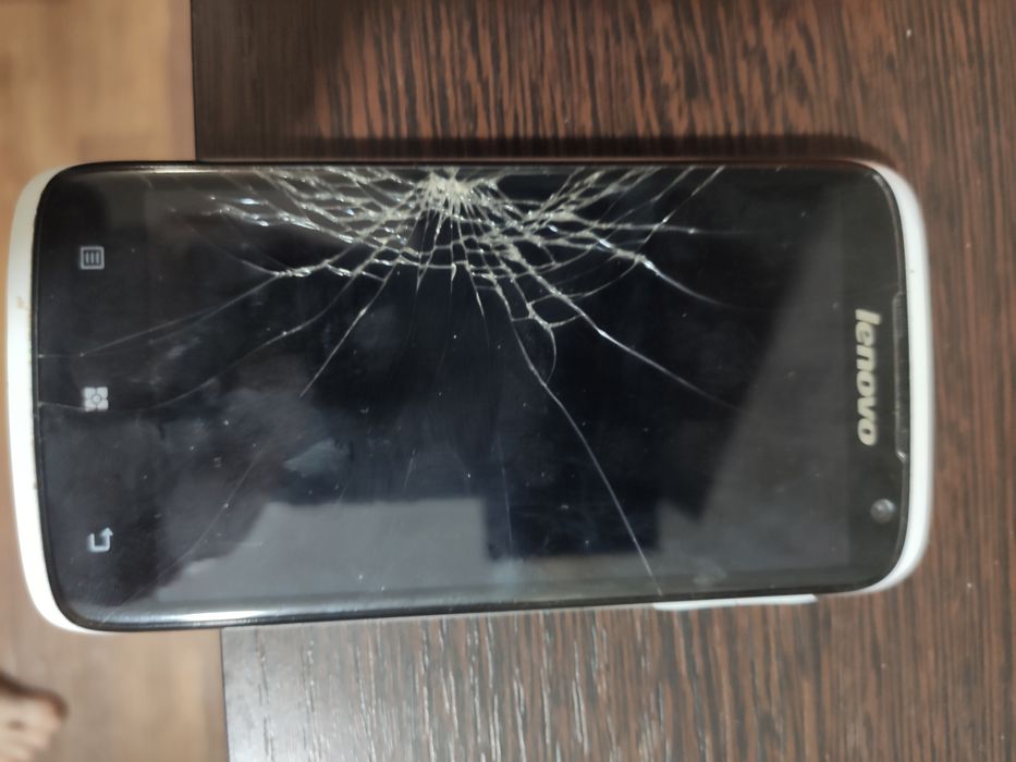 Продам смартфон Lenovo s820