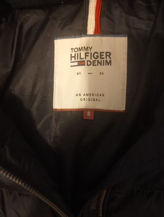 Geaca de damă Tommy Hilfiger originală cu puf S