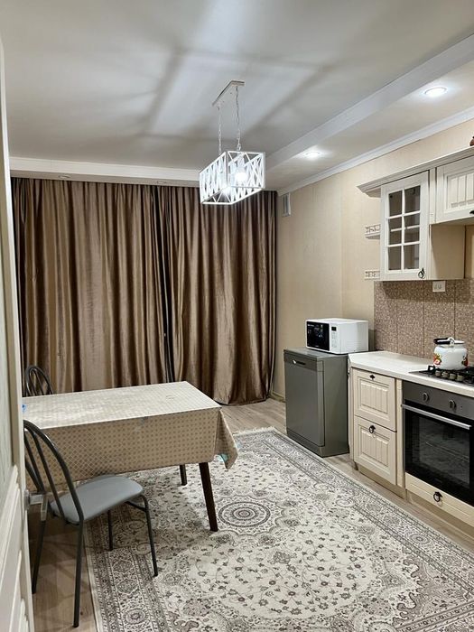 Квартира 2х комн посуточно! Ремонт, интернет!