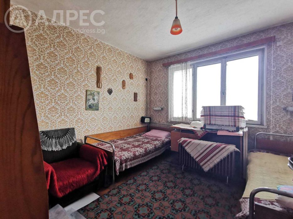 Тристаен апартамент, Здравец, 71 кв.м., ет. 3/4, без подобрения