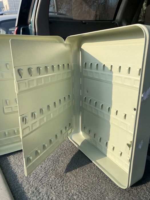 Ключница металлическая