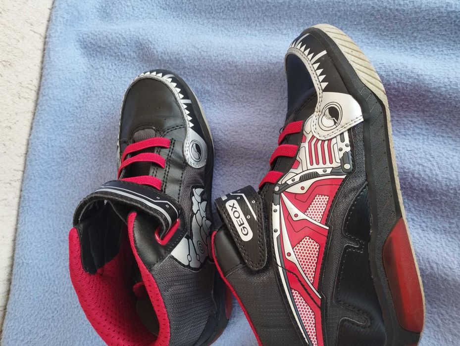 Ecco core-tex,Palladium waterproof и Geox номер 34.