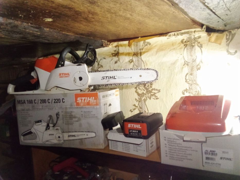 Акумулаторна Резачка Stihl  MSA 220c