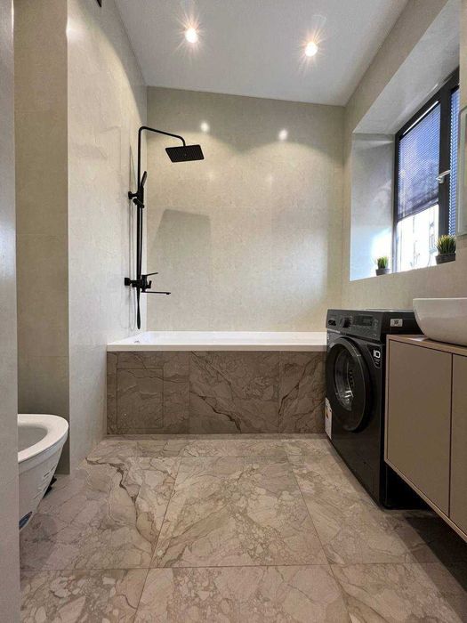 Сдаю срочно 3-ком кв-ру 7/8 в ЖК White House, улица Шота Руставели Р5