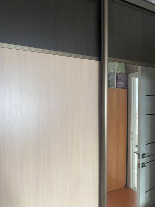 Шкаф-купе с зеркалом