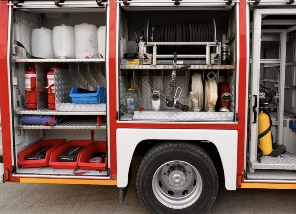 Masina de pompieri Renault Midlum 180, inmatriculata si echipata