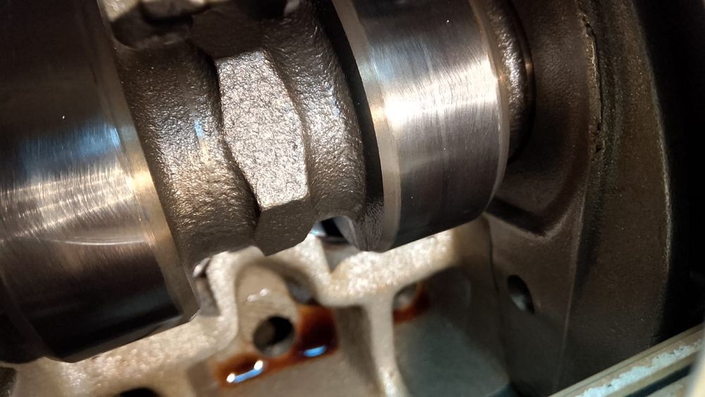 Двигатель Мерседес М111 V-2,3 компрессор.