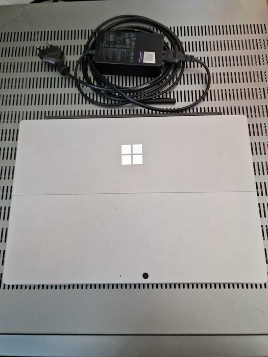 Microsoft Surface Pro 7 1866 / i5-1035G4 / 8GB / 128 GB / Win 11