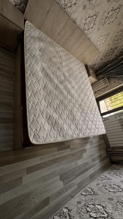 Продаётся матрас 2×1.75