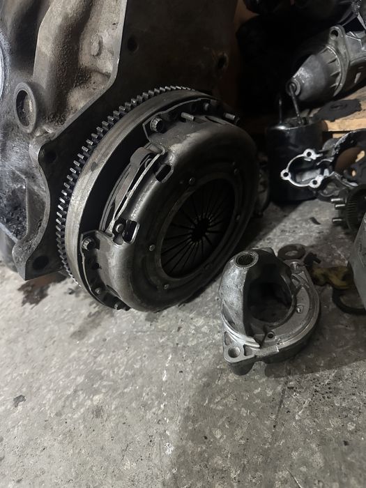 Продам мотор без нависного пасат 1.6