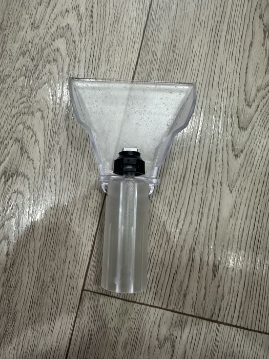 Продам моющий пылесос для химчистки Karcher Puzzi 10/1