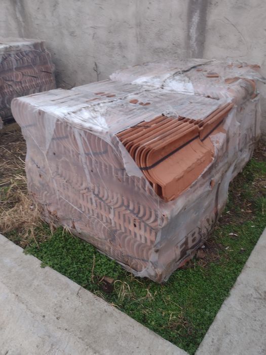 Vând țiglă import Italia