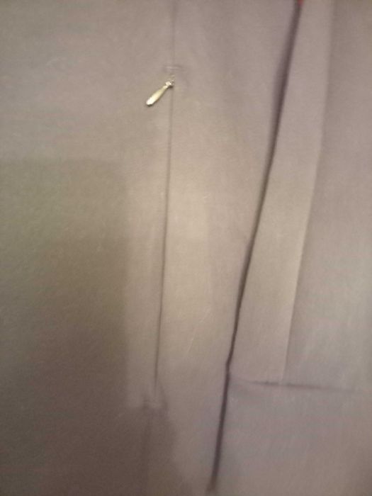 Продавам чисто нов дамски суитчър.