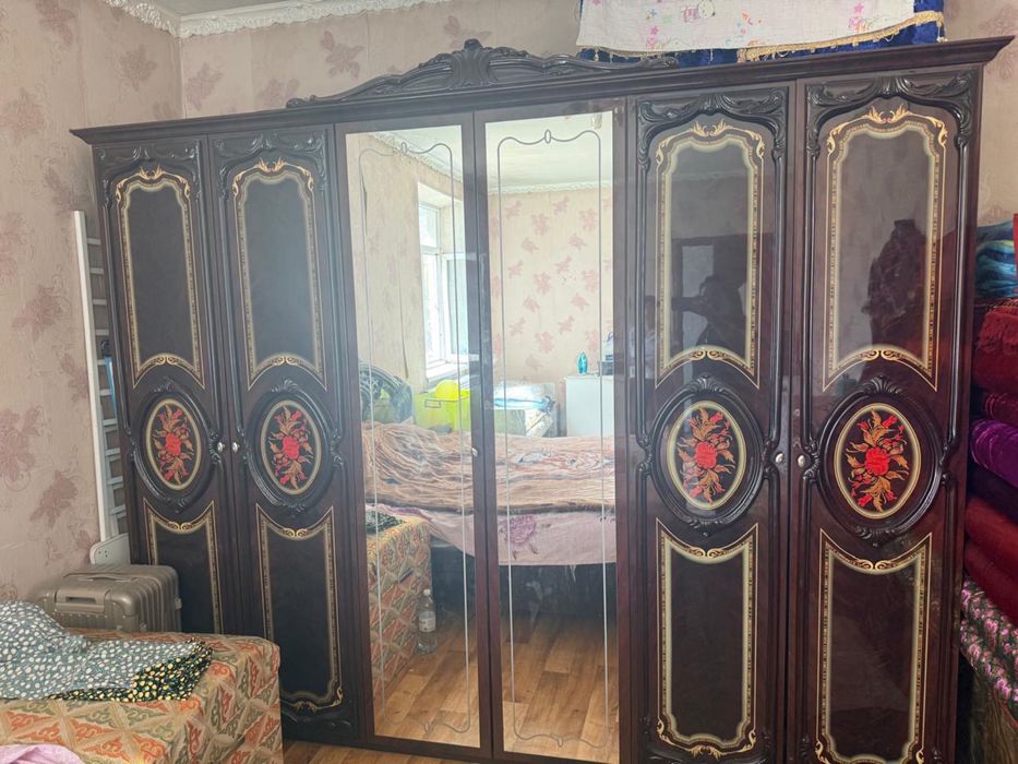 Продается спальний гарнитур