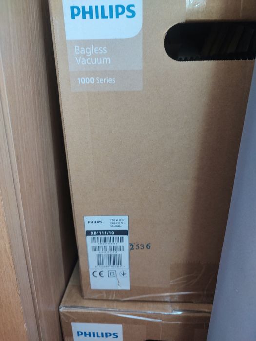 Vând Aspirator Philips fara sac