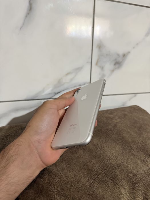 Vand IPhone XR 64 GB alb 94% bateria