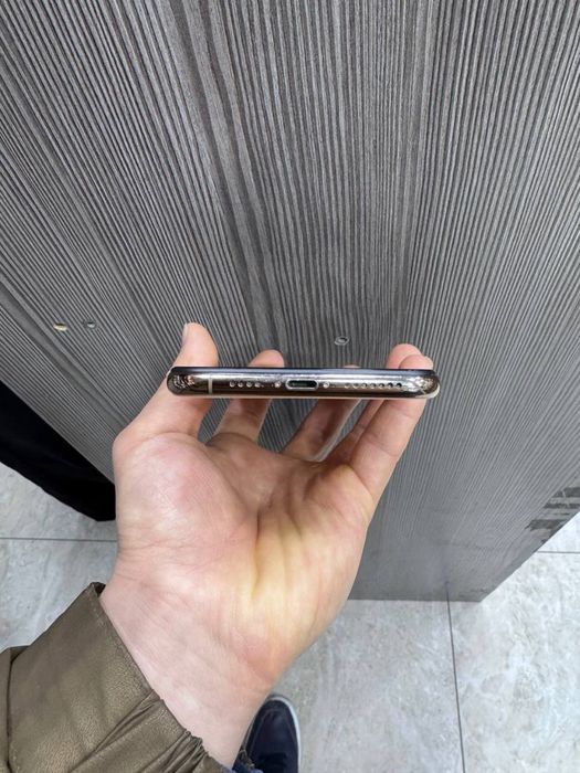 Iphone xs max 64gb ideal karopkasi bor muammo yo feys ishlidi