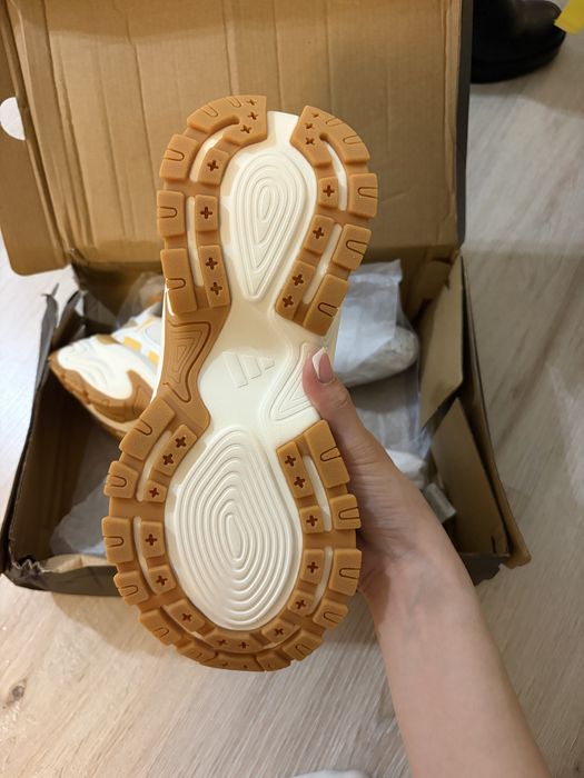 Кроссовки Adidas оригиналы Новые