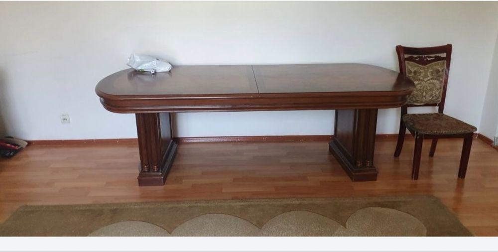 продам стол для гостинной и зала б/у