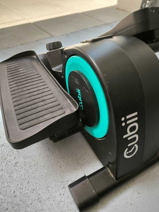 Компактен тренажор Cubii Jr., Под бюрото, Тих, 8 нива, Черен