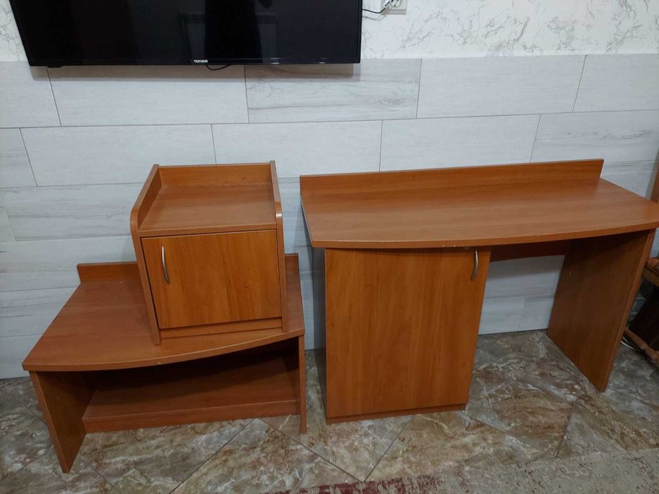 Бюро, нощно шкафче и масичка   заедно