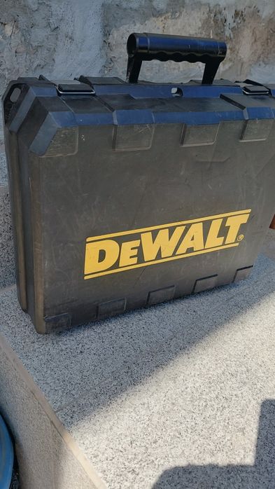 Такер/ пистолет за пирони до 9см Девалт DeWalt DCN692