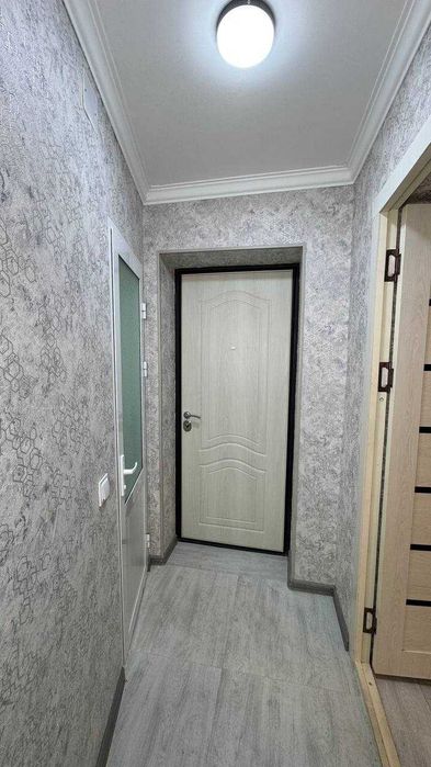 Калениский Дом Радио 1 қаватда 1 хонали квартира сотилади.ID: 1444