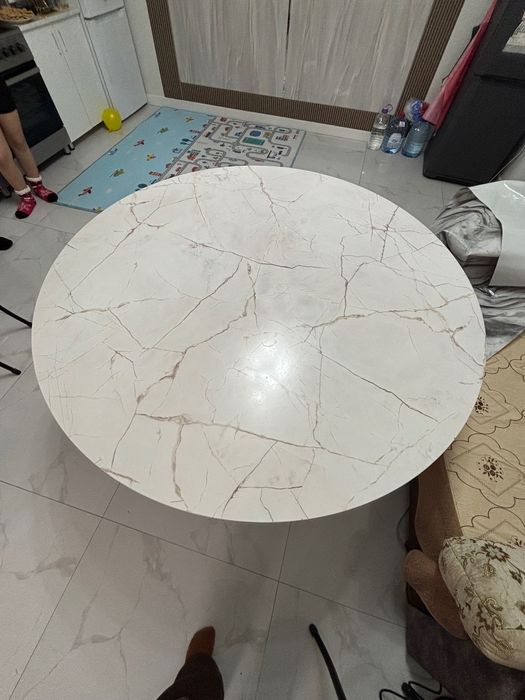 Продам кухонный стол