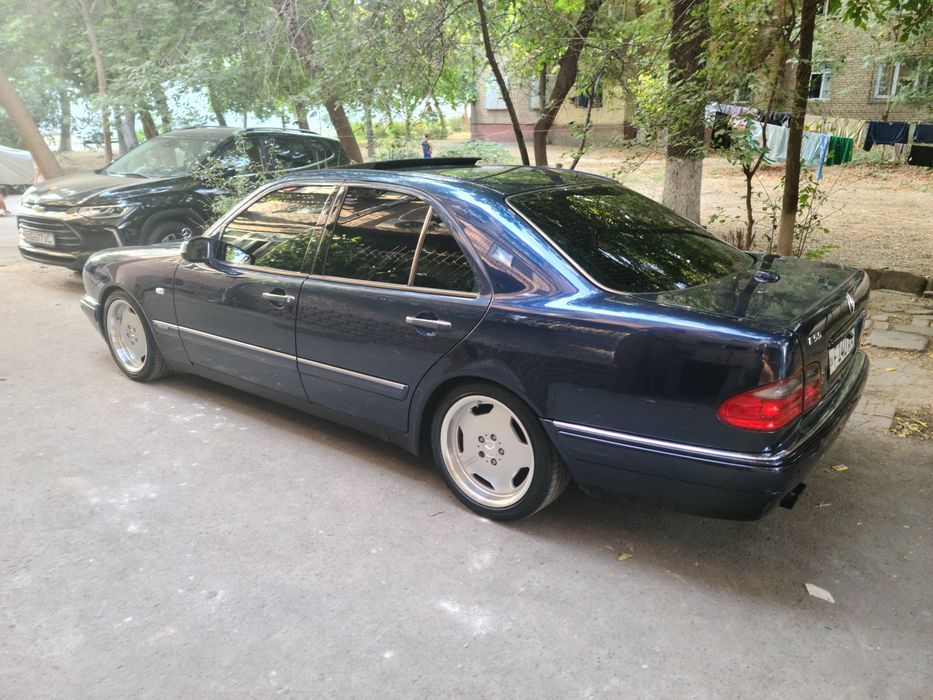 Mersades Bens w210