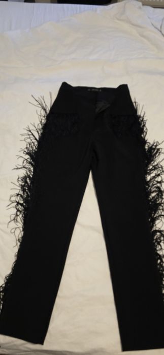 Pantaloni Zara model deosebit