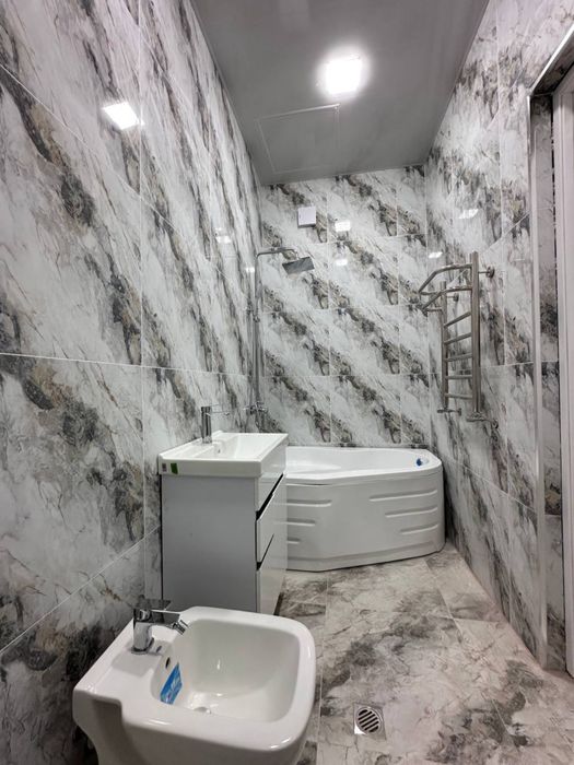 Srochno sergeli xonobod  4-5 xona metroga 300 metr