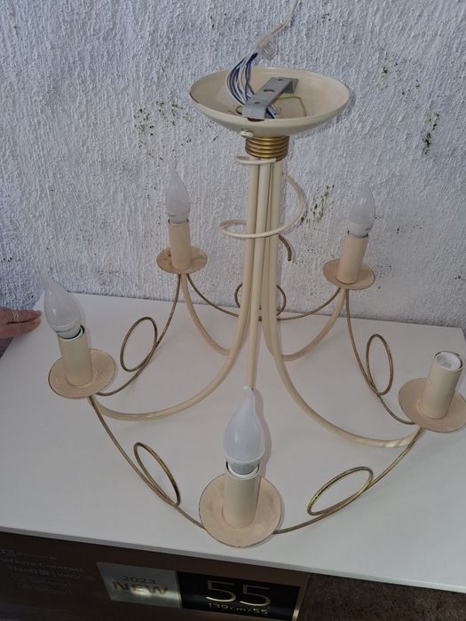 Продам люстру Карусель