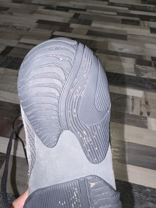 Vand ghete de box nike 700 de lei