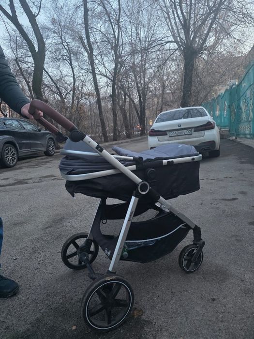 Коляска TOMMIX  срочно