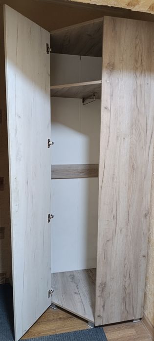 Продам угловой шкаф