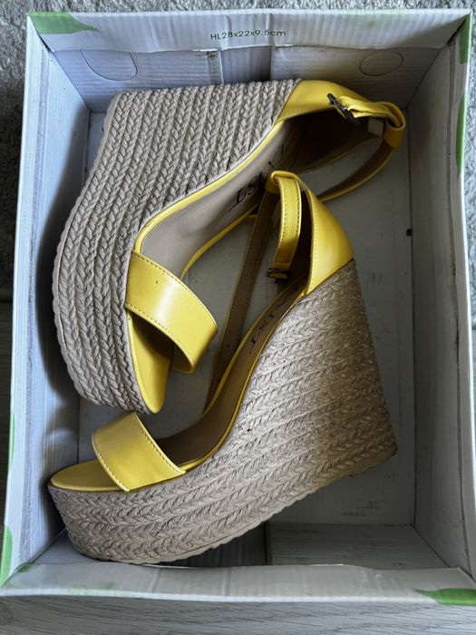 Sandale de vara pentru dame!