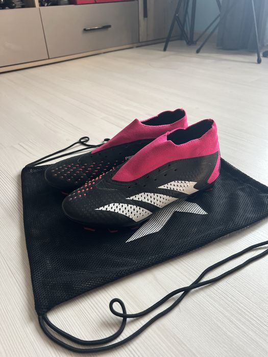 Продавам калеври Adidas Predator оригинални
