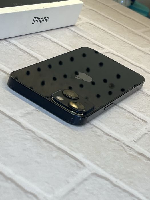 Продам iPhone 13, 256 ГБ Akb 76%