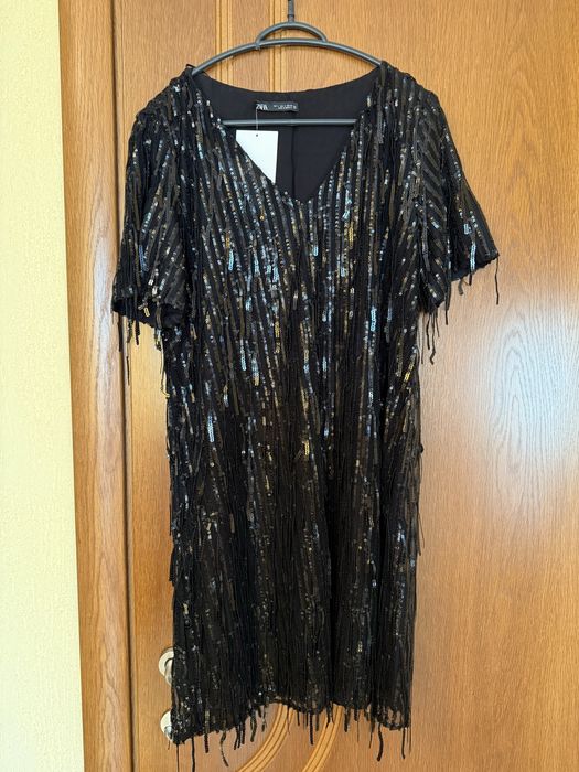 Нова рокля с ресни и пайети