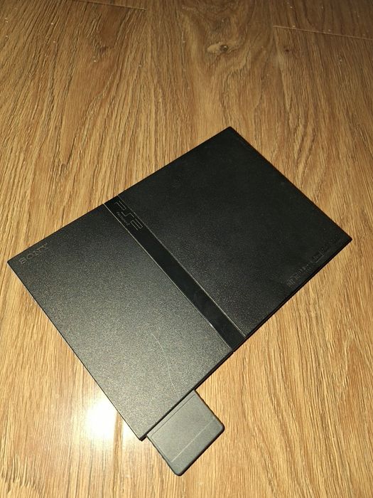 PlayStation 2 Slim nemodat + 3 jocuri